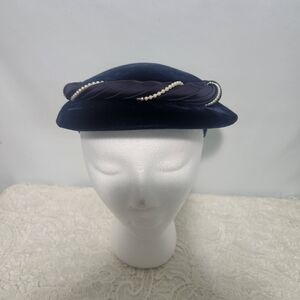 Vintage 1950s Navy Velvet Tilt Hat. Faux Pearl Trim Elegant Mad Men Church Hat